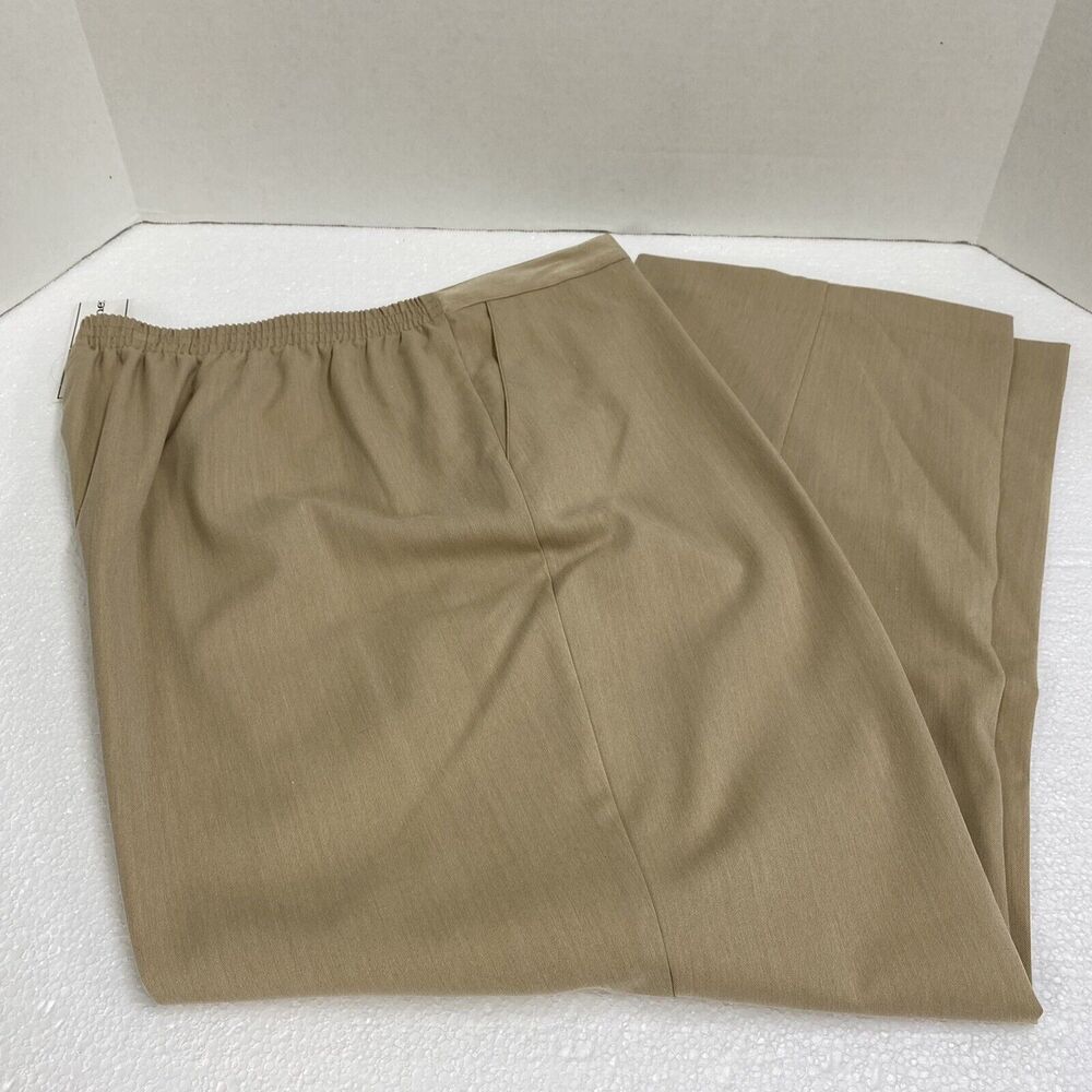 NWT Alfred Dunner Pull on Elastic Back Size 18S Classic Fit Comfort Waist Beige